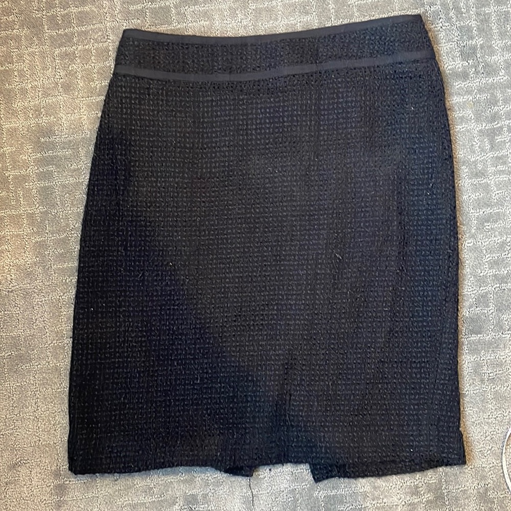 Whit house Black market knit skirt